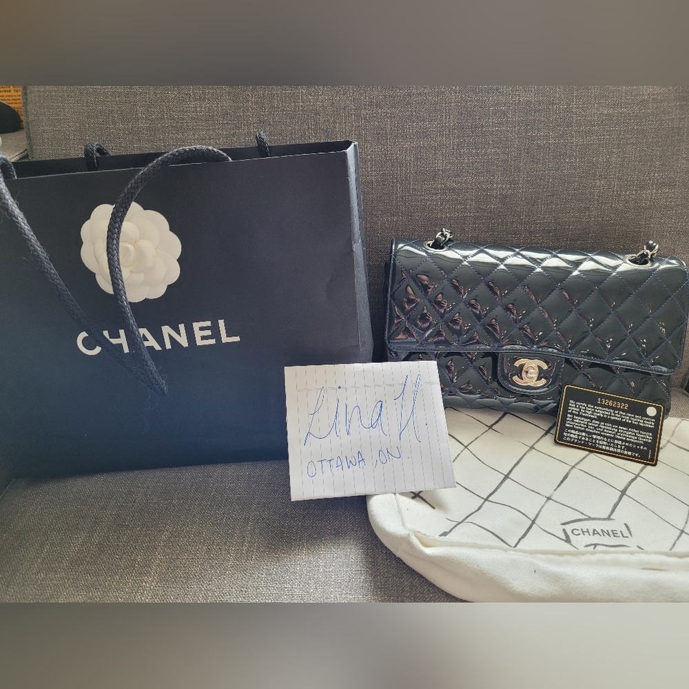 Navy patent medium Chanel flap